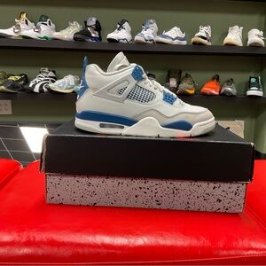 AIR JORDN 4 RETRO MILITARY BLUE SZ 8 USED